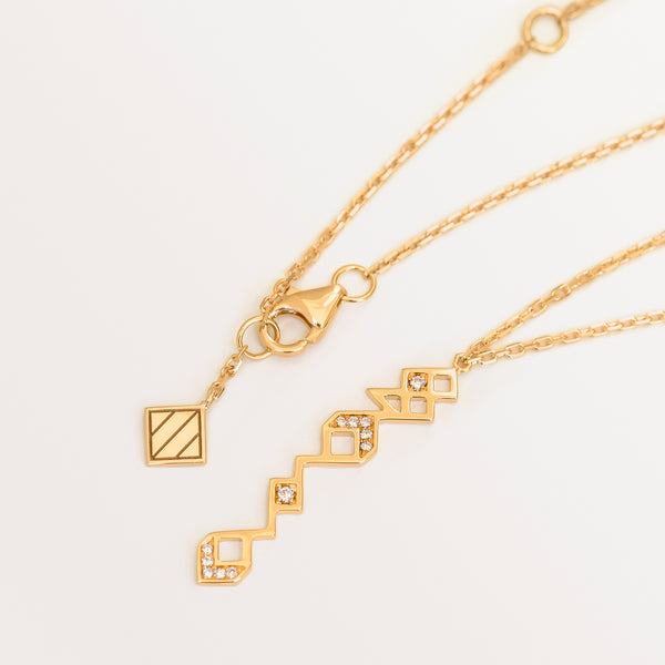 MINI CLASSIC LETTER NECKLACE ALF
